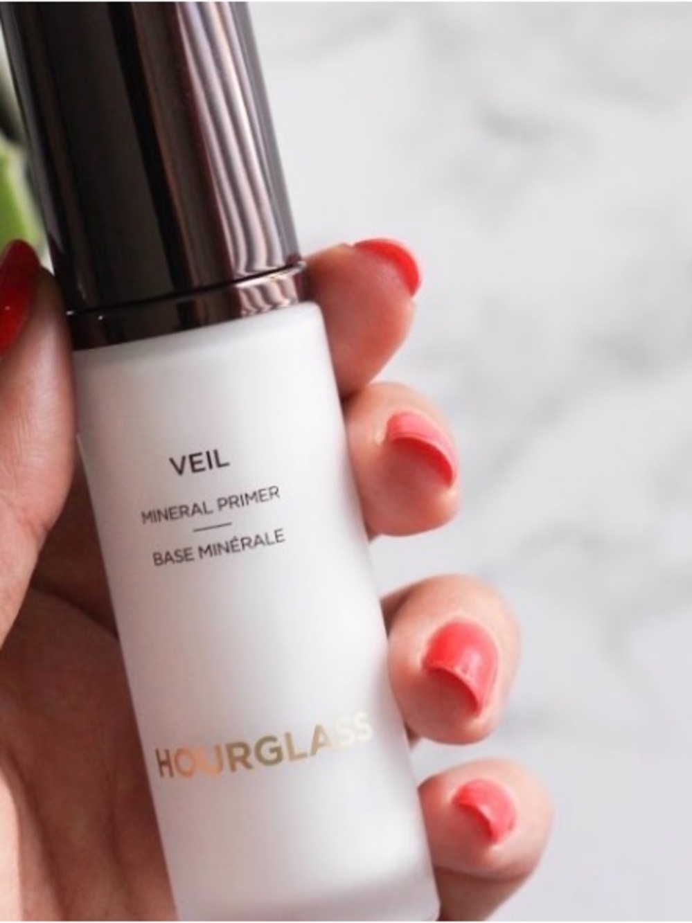 Hourglass Veil Mineral Primer — White Bottle with Metallic Rose Cap